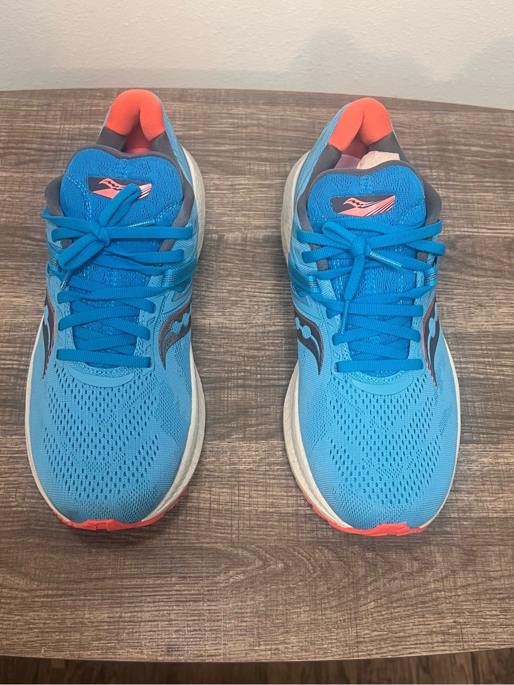 Saucony Triumph 20 Running Shoes - Ocean Blue/Coral Size 10 Women’s